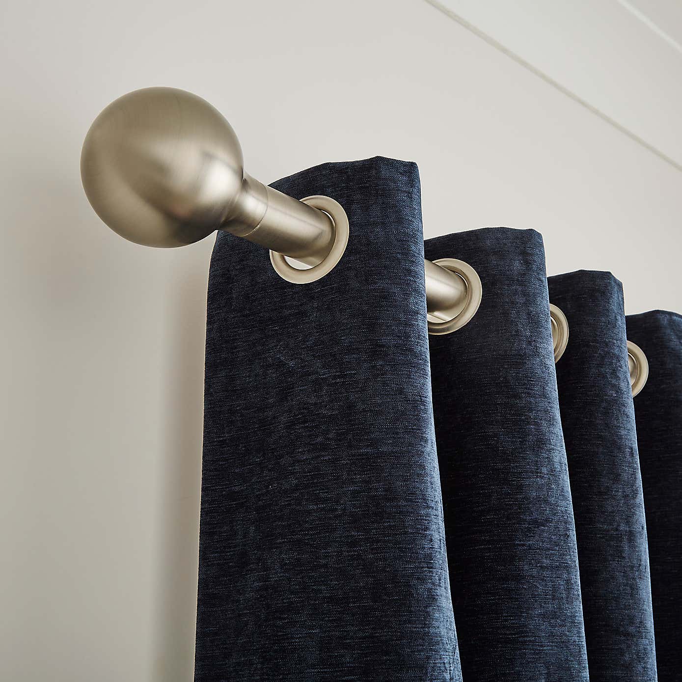 Carousel zoom image position 4 of 6