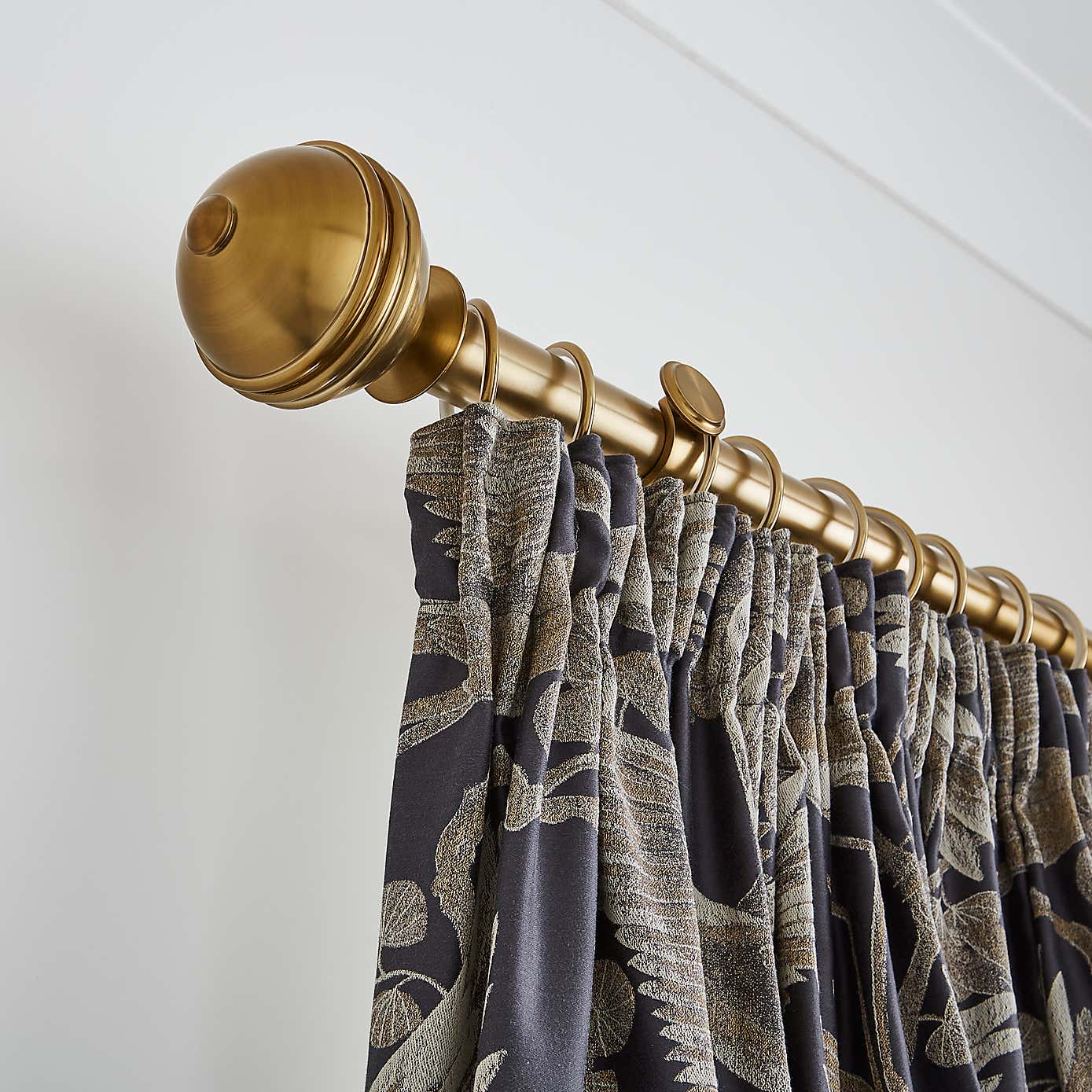 Carousel zoom image position 4 of 6