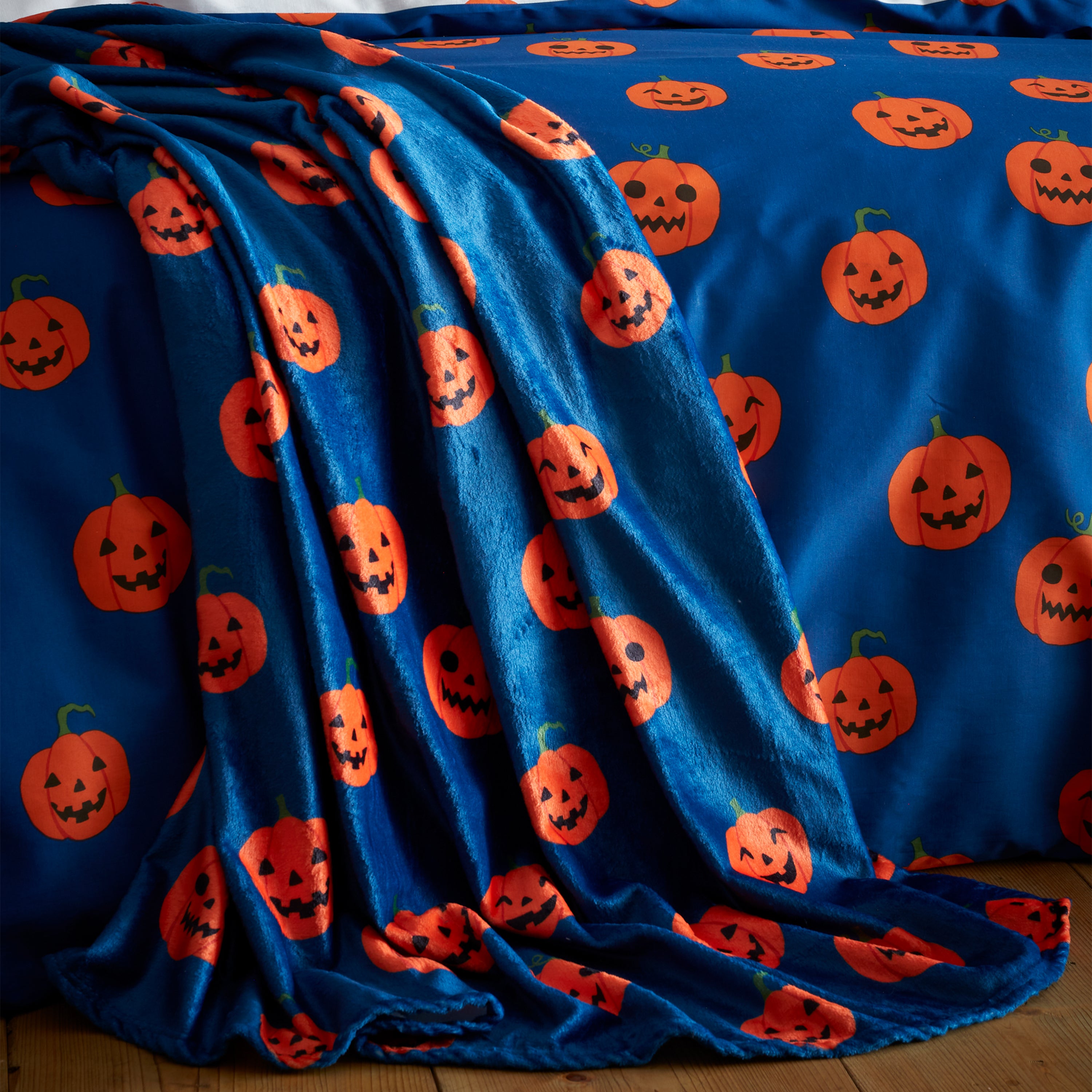 Catherine Lansfield Halloween Pumpkins Throw 130cm X 170cm Navy Blue