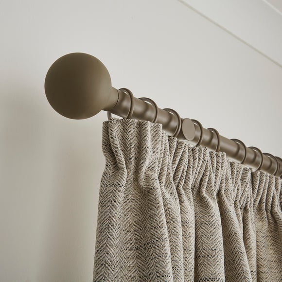 Carousel navigation image position 4 of 7