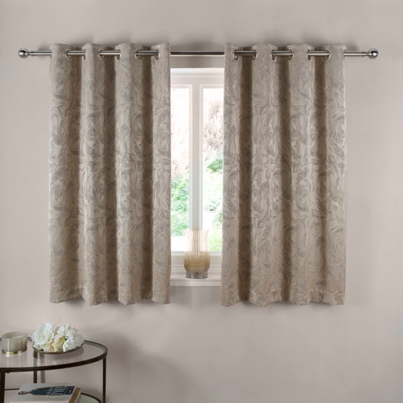 Carousel navigation image position 5 of 7