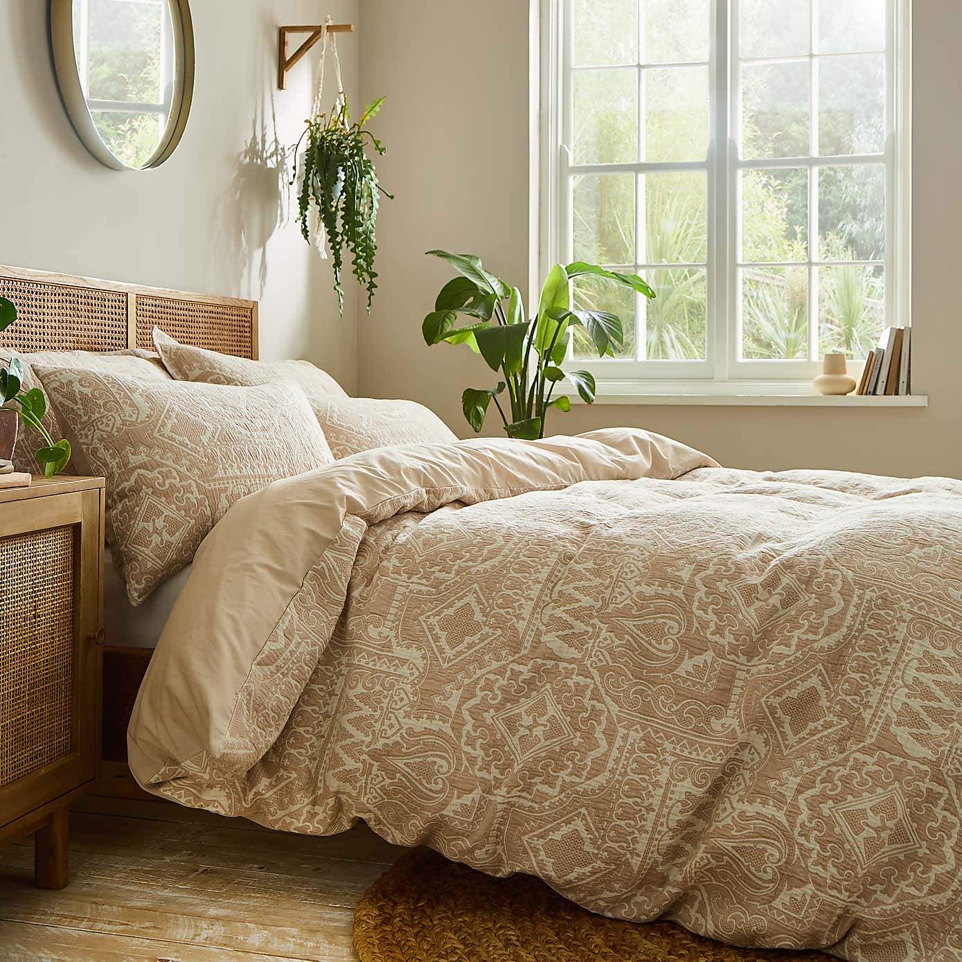 Carousel zoom image position 4 of 5