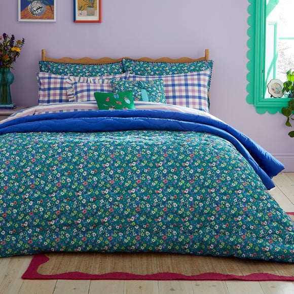 Sophie Robinson Petal Meadow Bedspread