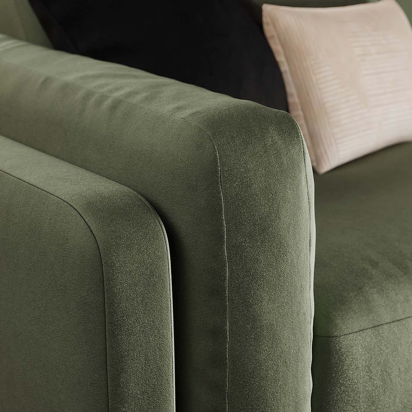 Carousel zoom image position 4 of 7