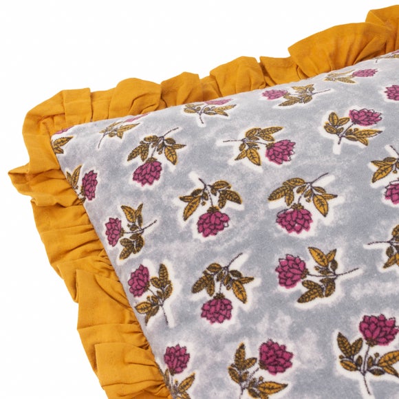 Carousel navigation image position 4 of 5