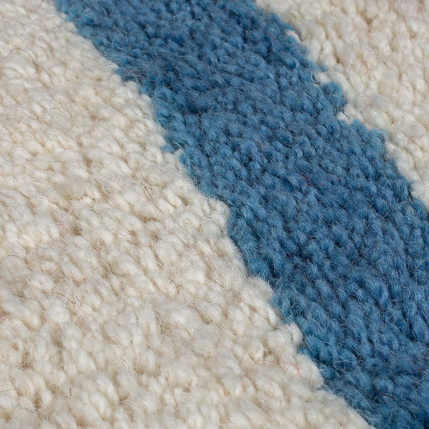 Carousel zoom image position 2 of 6