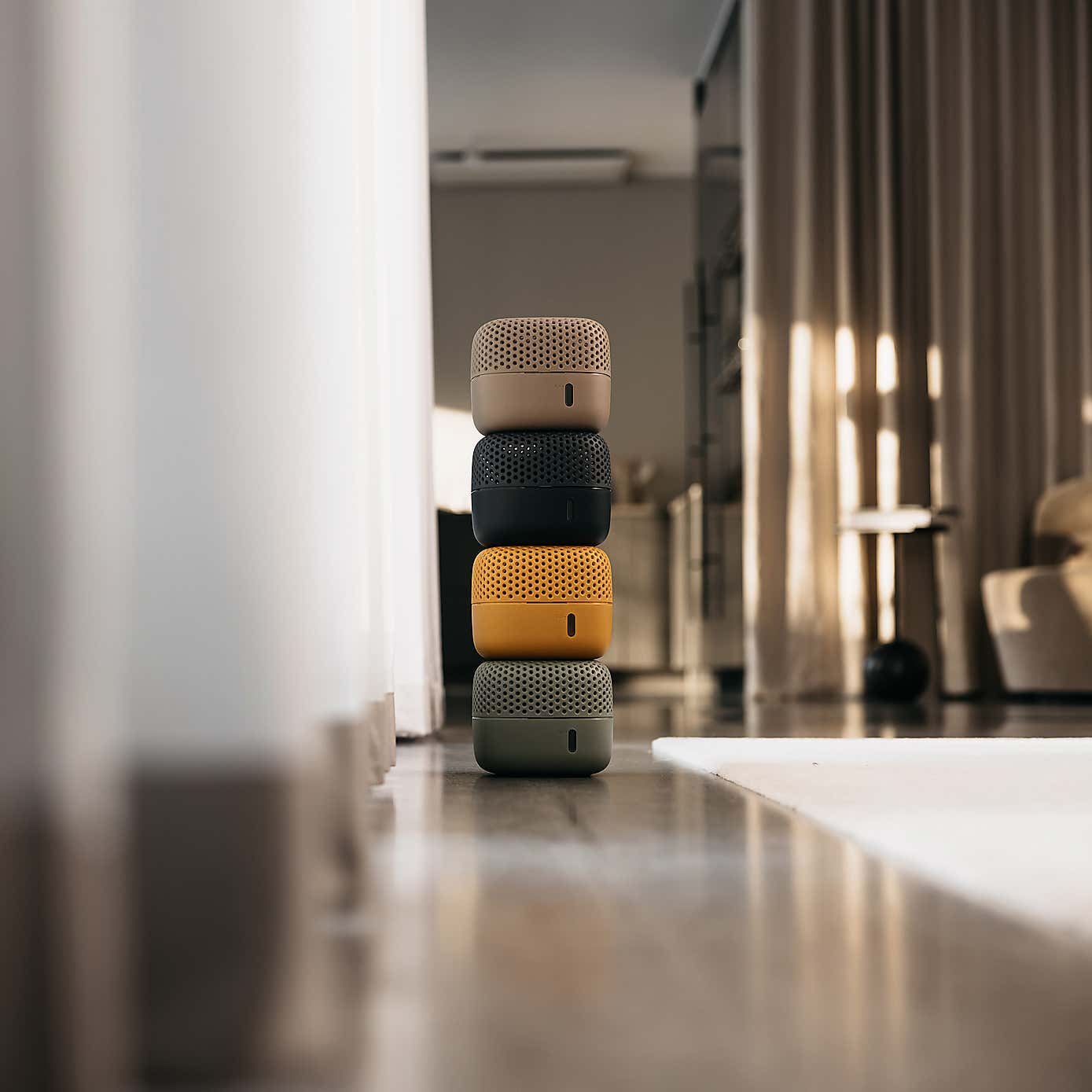 Carousel zoom image position 3 of 4