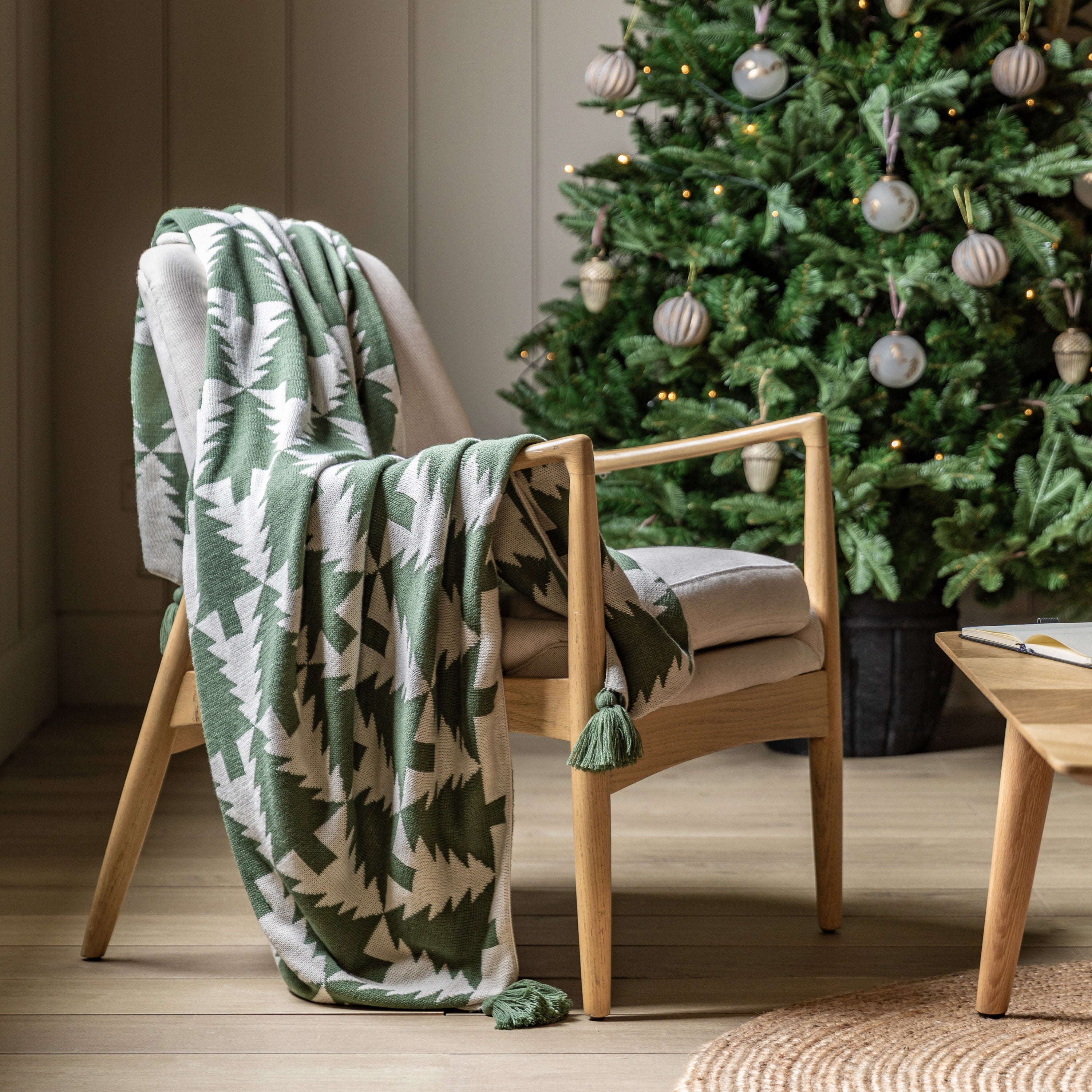 Charming Noel Knitted Tree Throw 130cm x 170cm