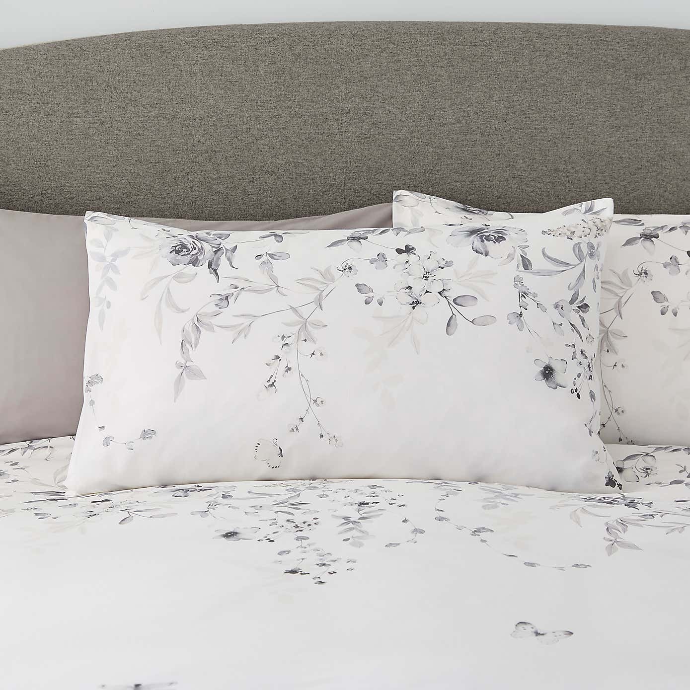 Carousel zoom image position 2 of 6