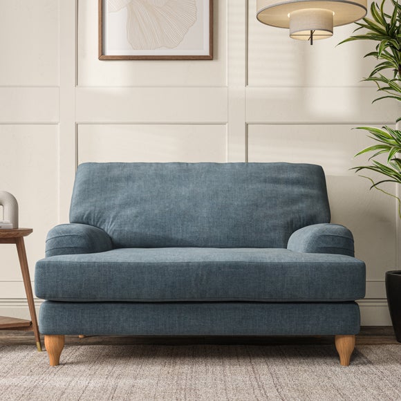 Darwin Snuggle Chair