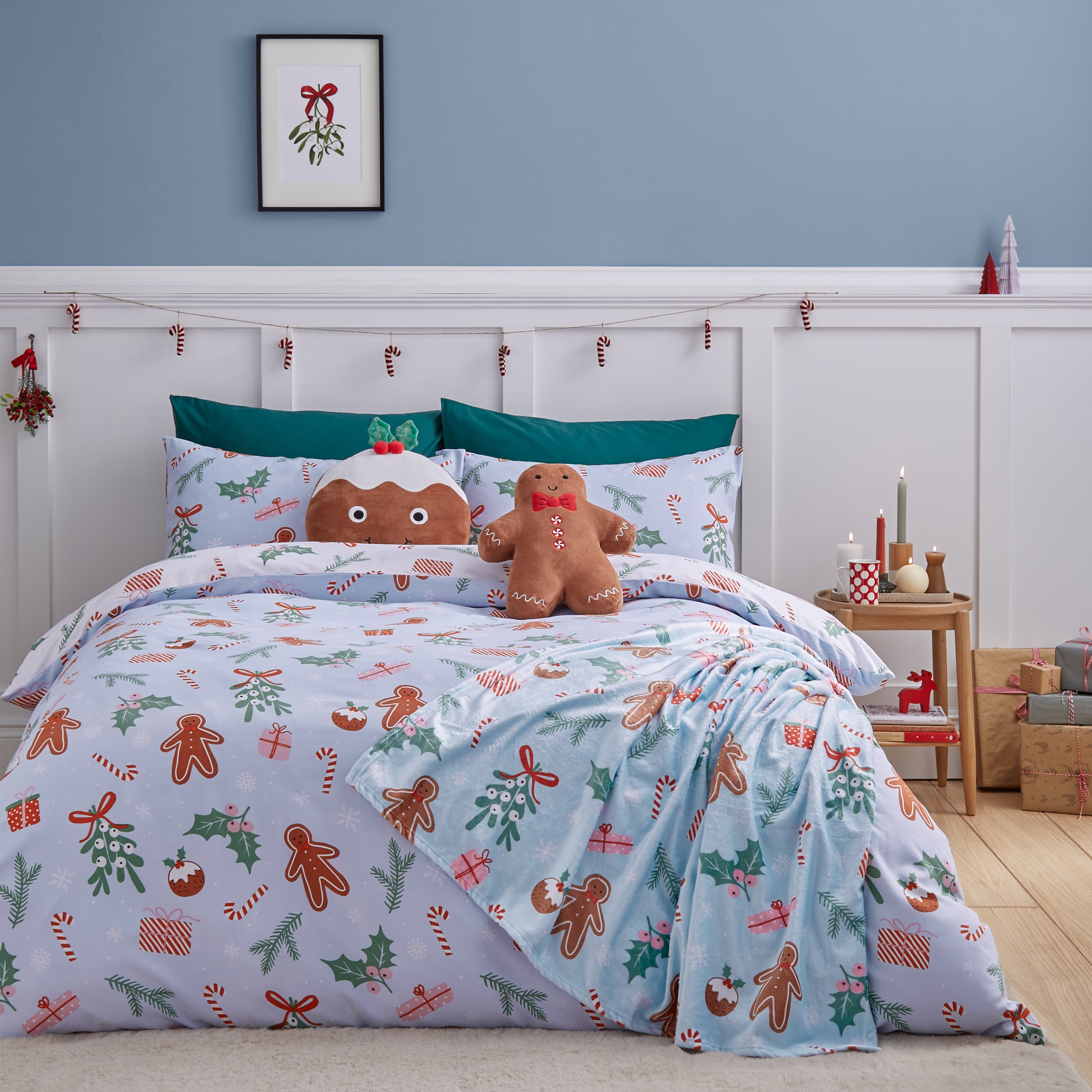 Catherine Lansfield Christmas Gingerbread Reversible Duvet Cover And Pillowcase Set Blue