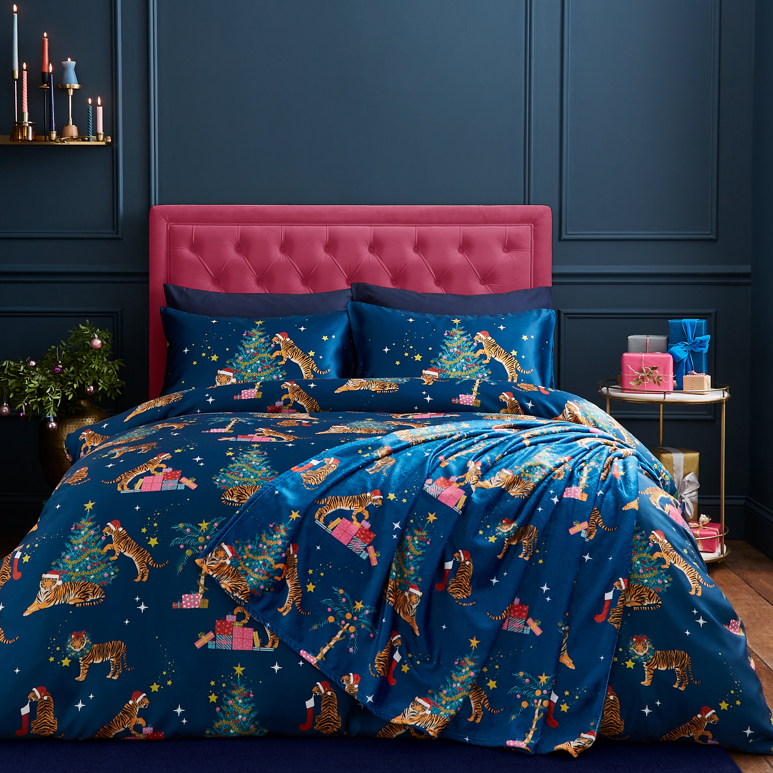 Catherine Lansfield Christmas Tiger Reversible Duvet Cover And Pillowcase Set Blue