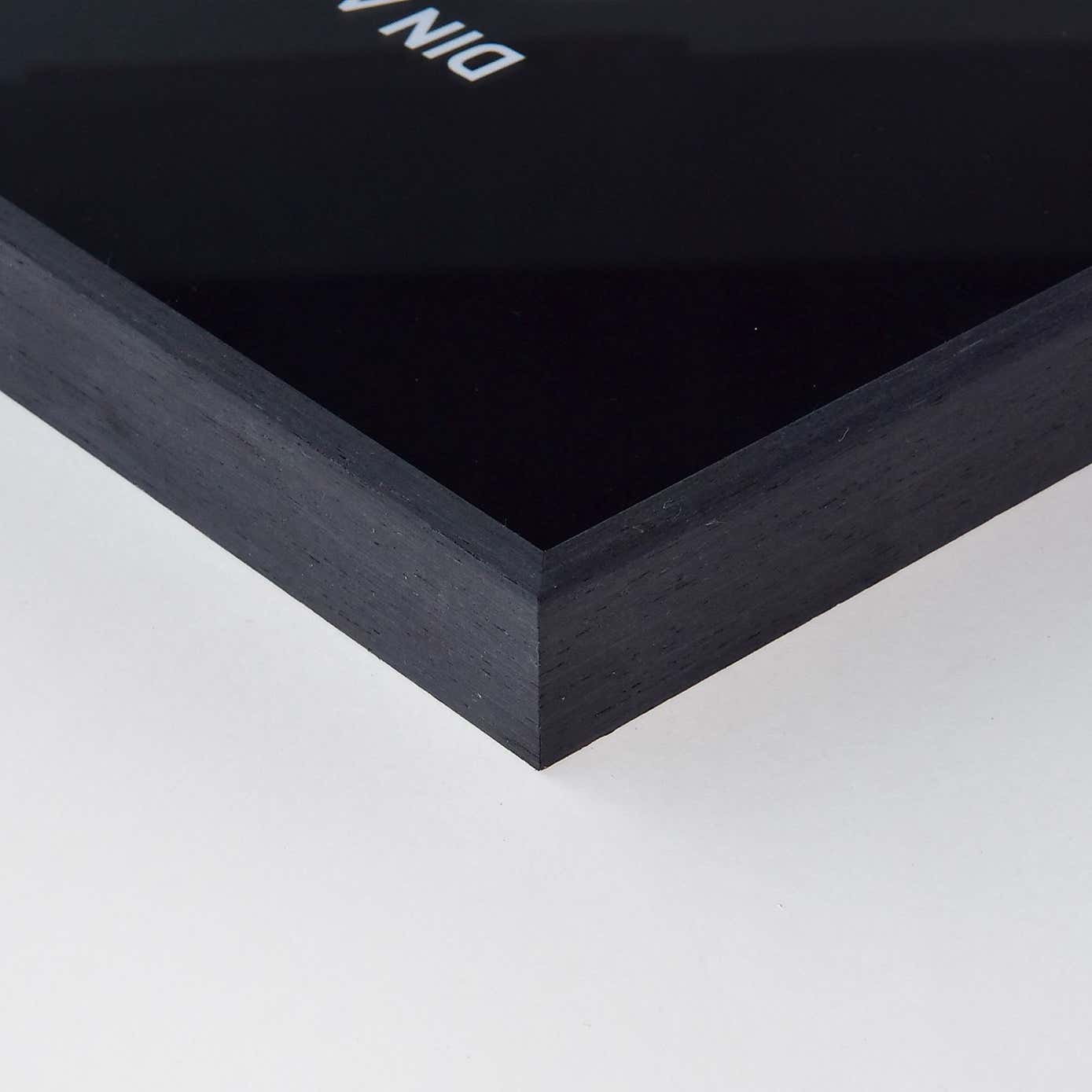 Carousel zoom image position 3 of 4