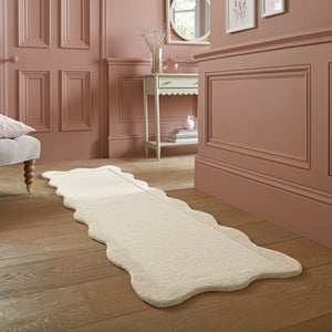 Bonnie Scallop Border Wool Runner