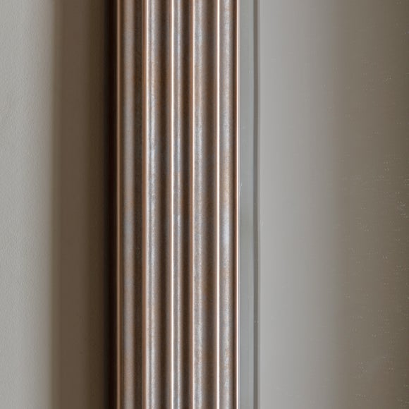 Carousel navigation image position 3 of 5