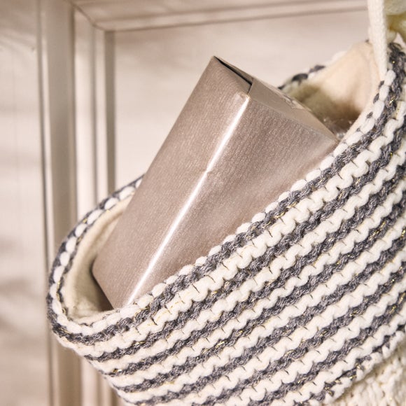 Carousel navigation image position 2 of 5