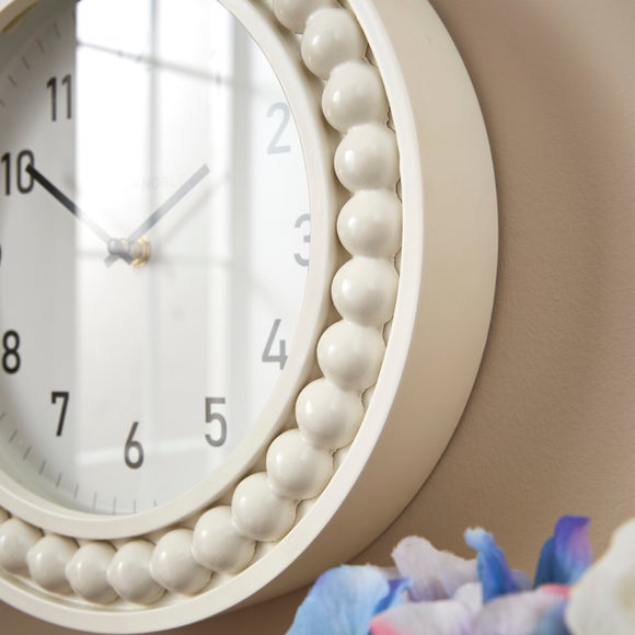 Carousel navigation image position 2 of 3