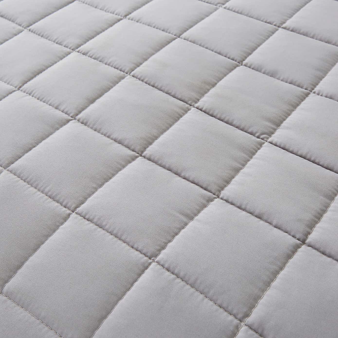 Carousel zoom image position 2 of 3