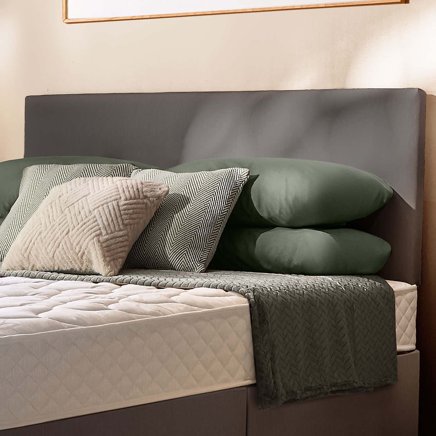 Carousel zoom image position 3 of 8