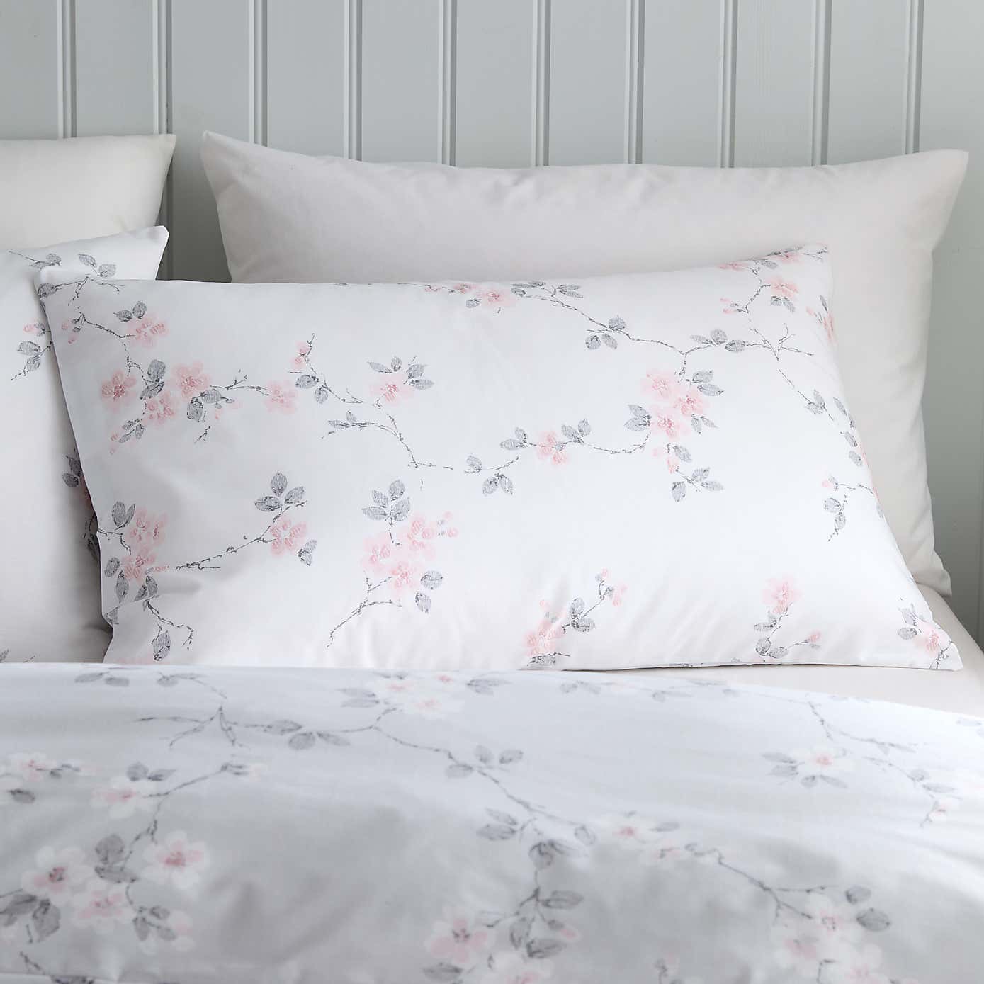 Carousel zoom image position 2 of 4