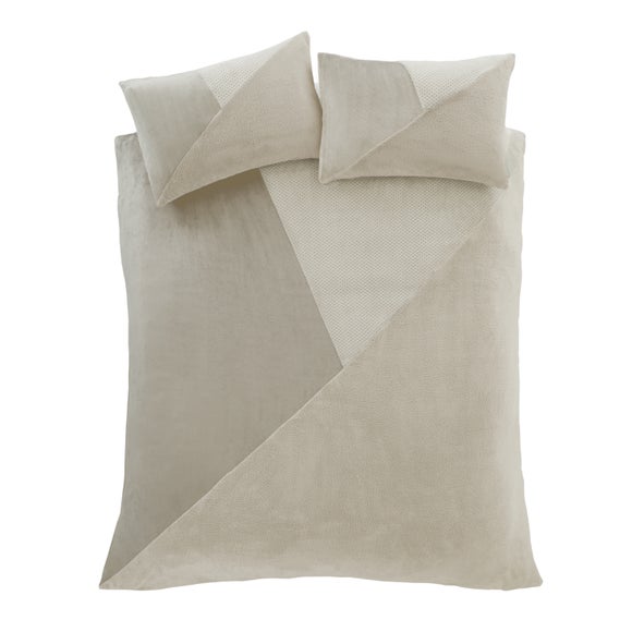 Carousel navigation image position 4 of 5