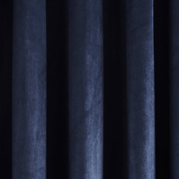 Carousel navigation image position 3 of 6