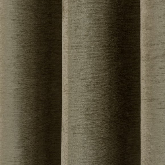 Carousel navigation image position 3 of 6