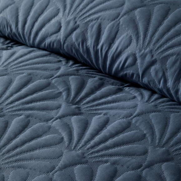 Carousel navigation image position 3 of 4