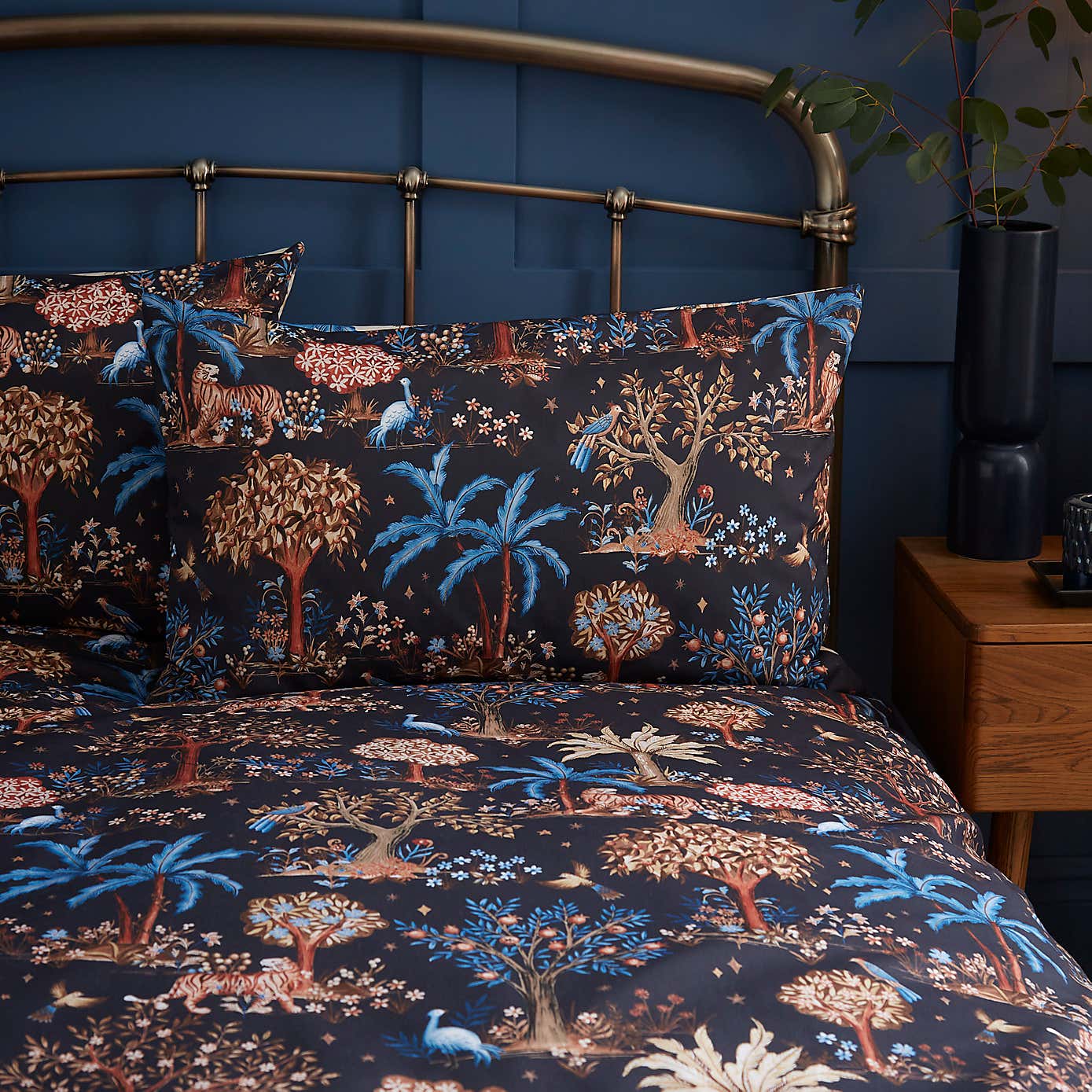 Carousel zoom image position 6 of 7