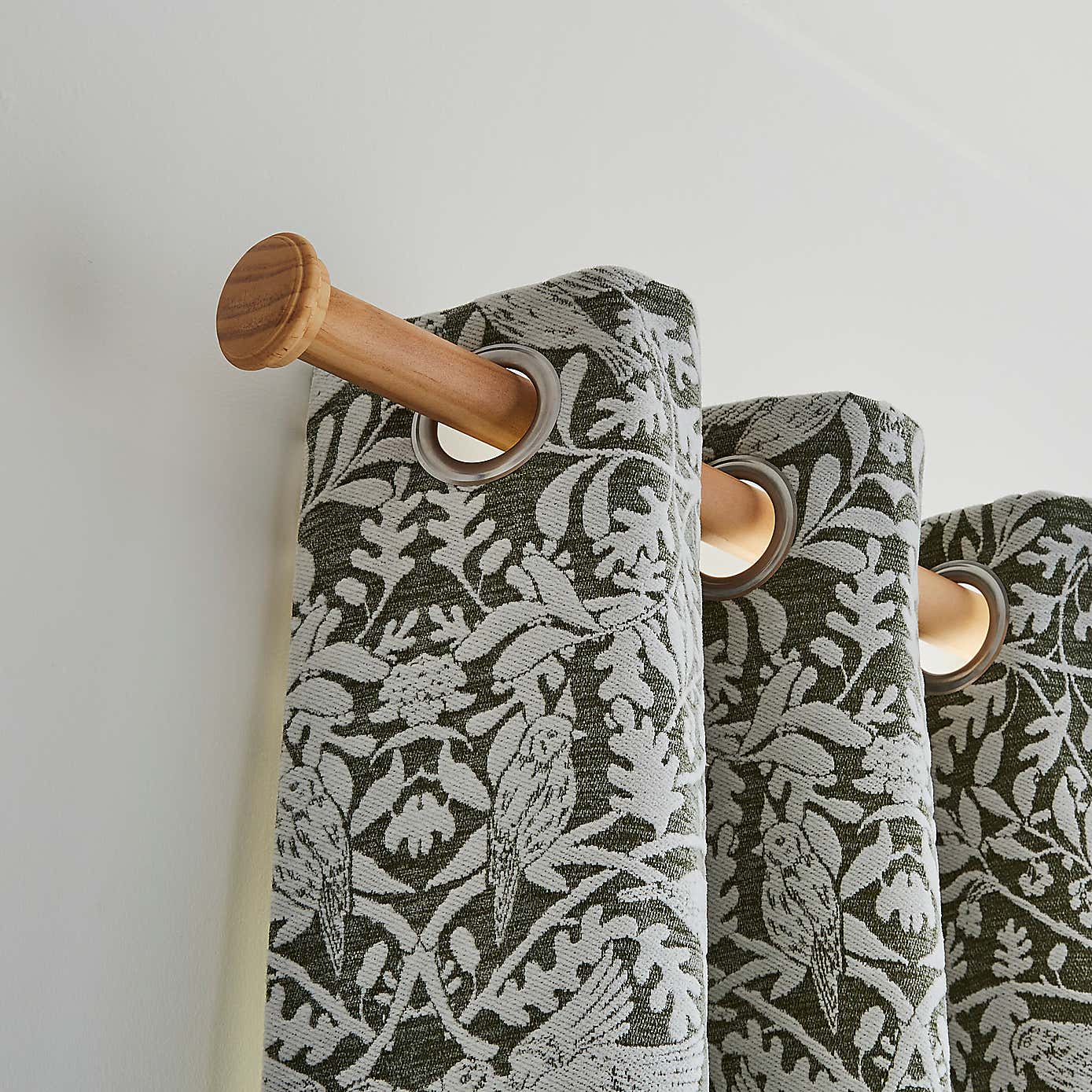 Carousel zoom image position 2 of 3