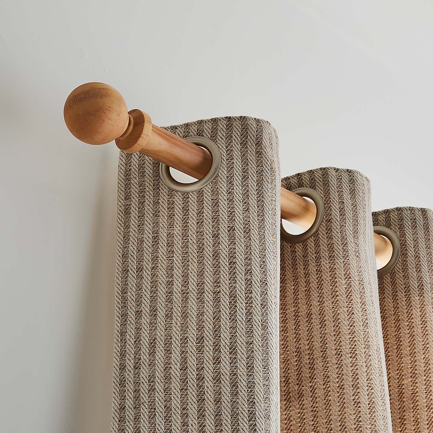 Carousel zoom image position 2 of 3