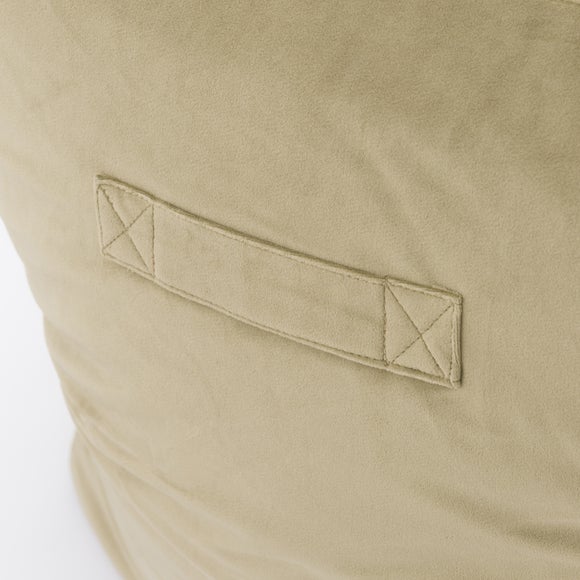 Carousel navigation image position 6 of 7