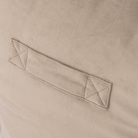 Carousel navigation image position 6 of 7