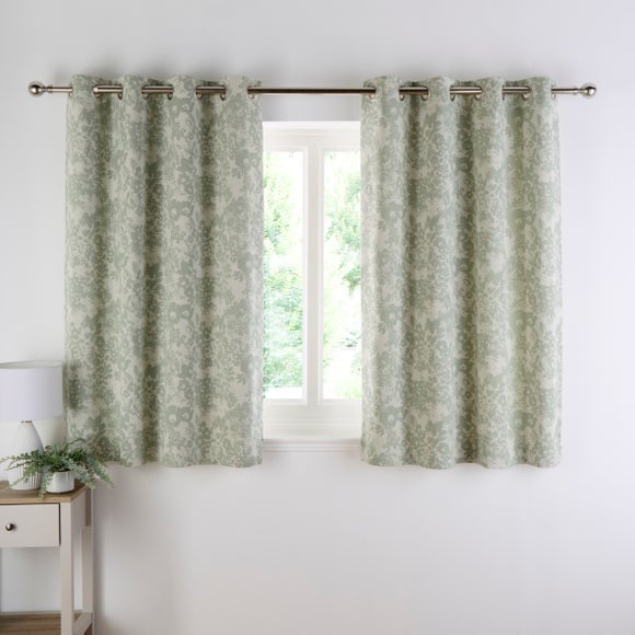 Carousel navigation image position 5 of 8