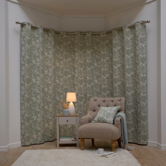 Carousel navigation image position 4 of 8