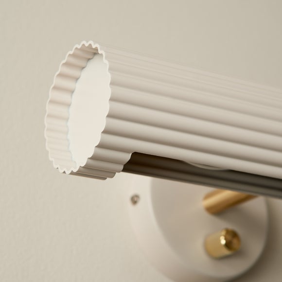 Carousel navigation image position 3 of 6