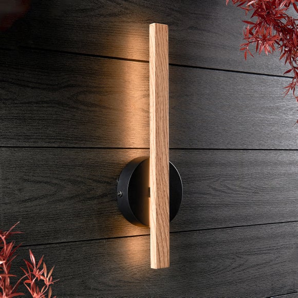 Leander Linear LED Wall Light