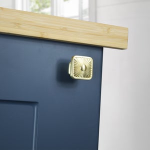 Set Of 2 Modern Chic Ribbed Square Cupboard Door Knobs