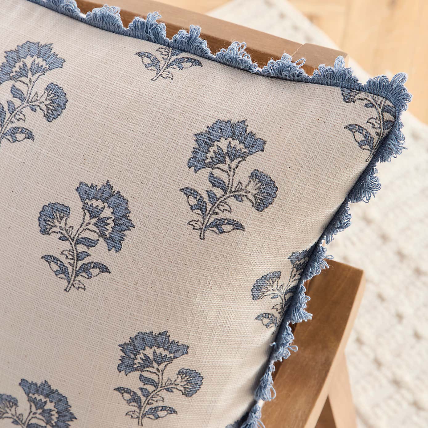 Carousel zoom image position 5 of 5