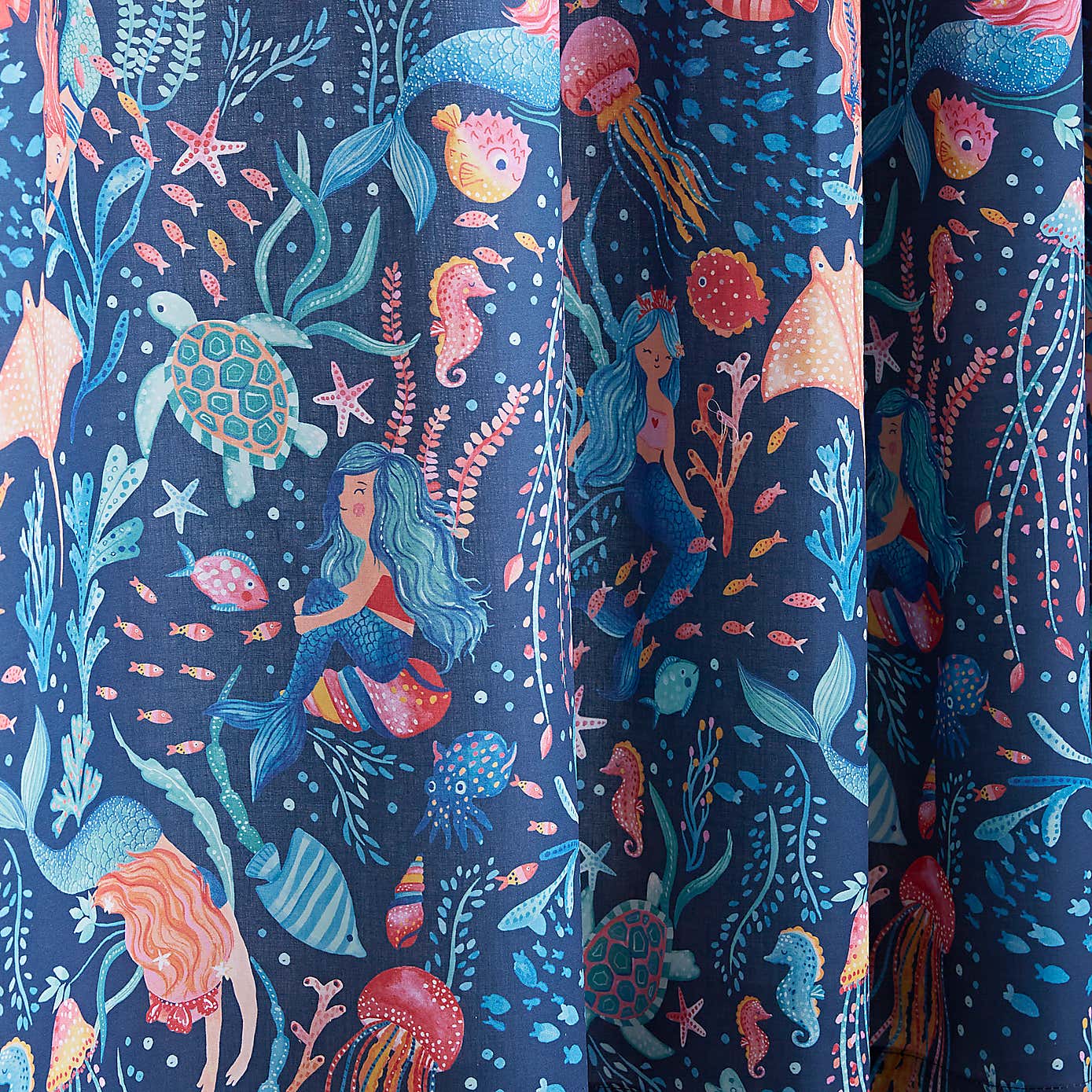 Carousel zoom image position 3 of 4