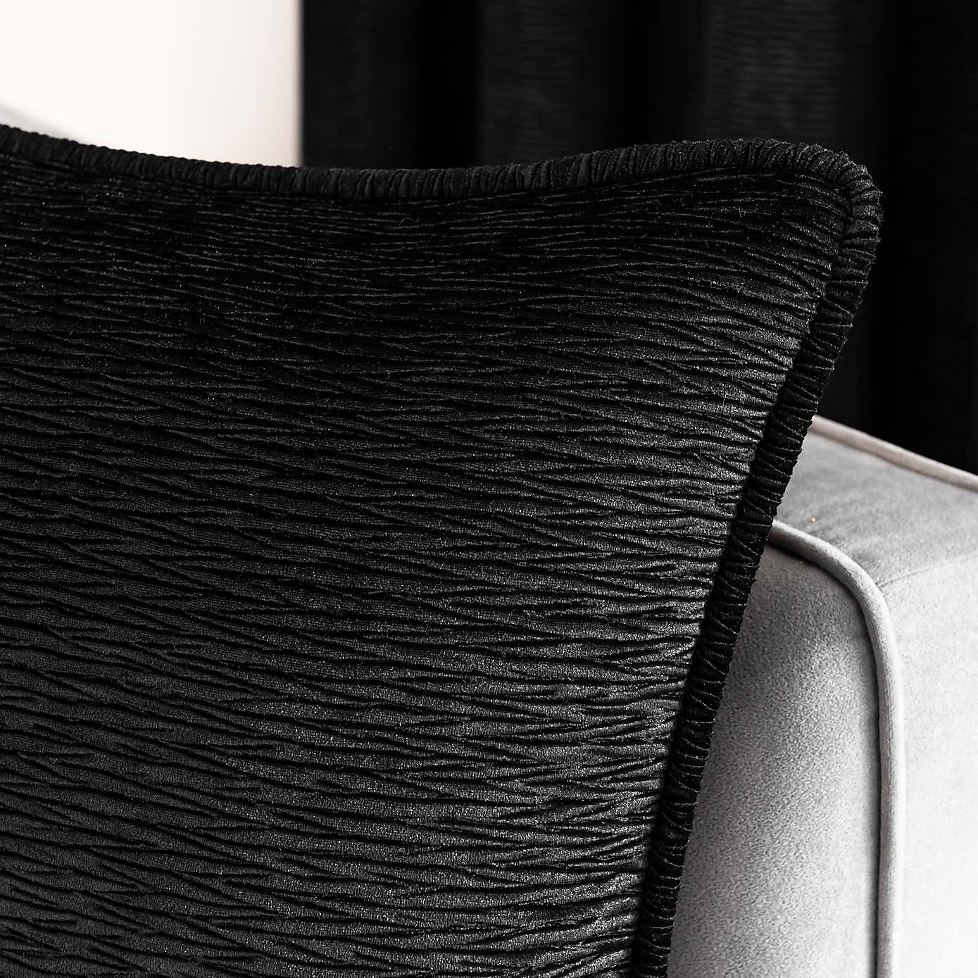 Carousel zoom image position 3 of 3