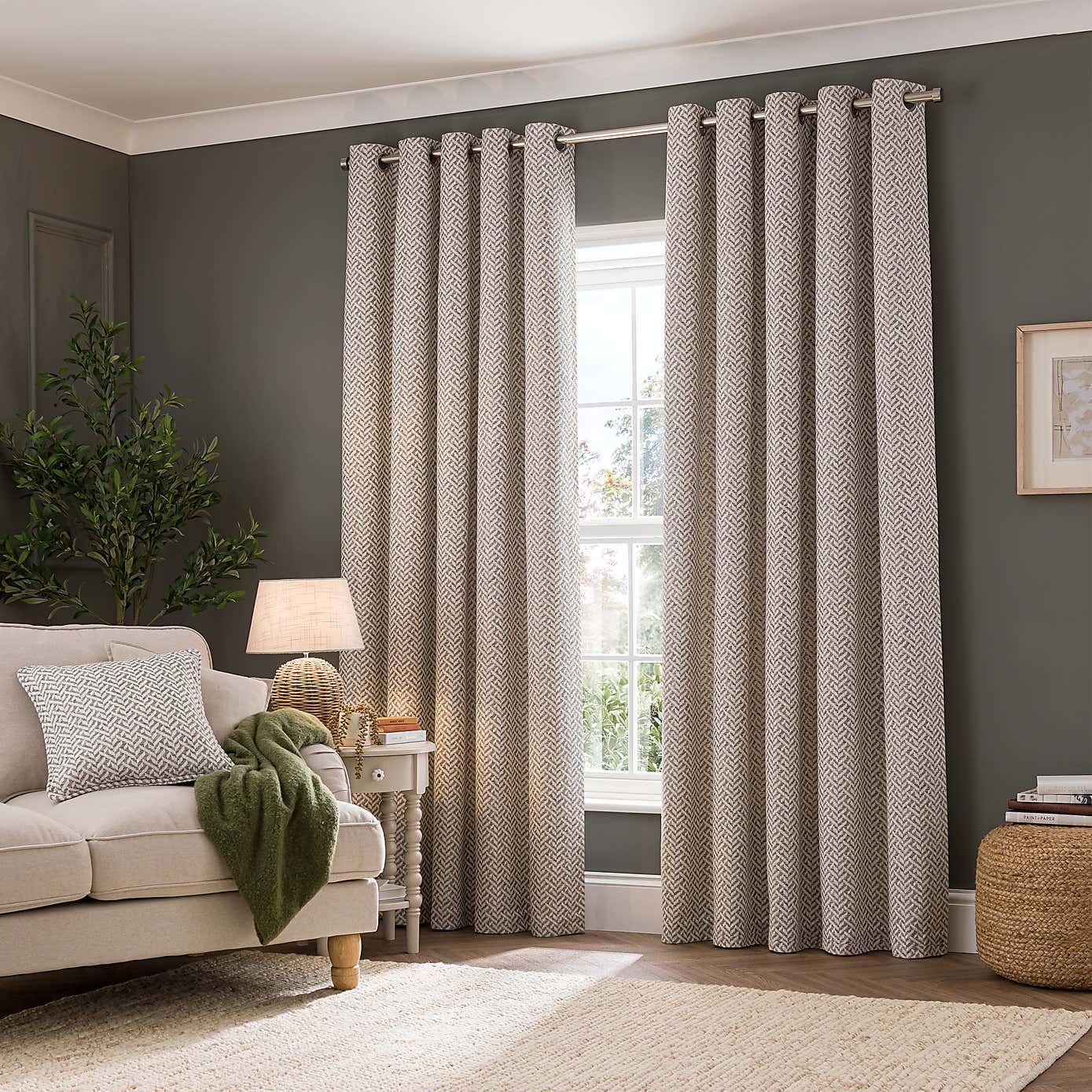 Carousel zoom image position 2 of 5