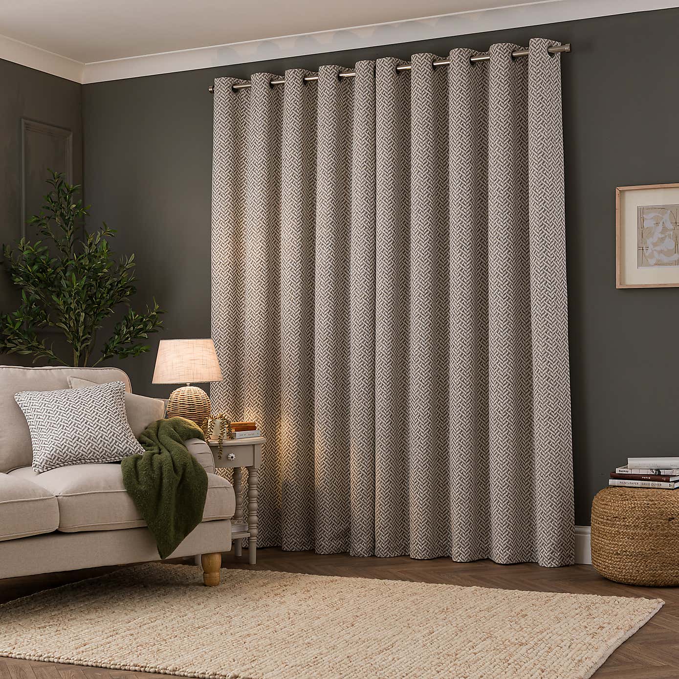 Carousel zoom image position 4 of 5