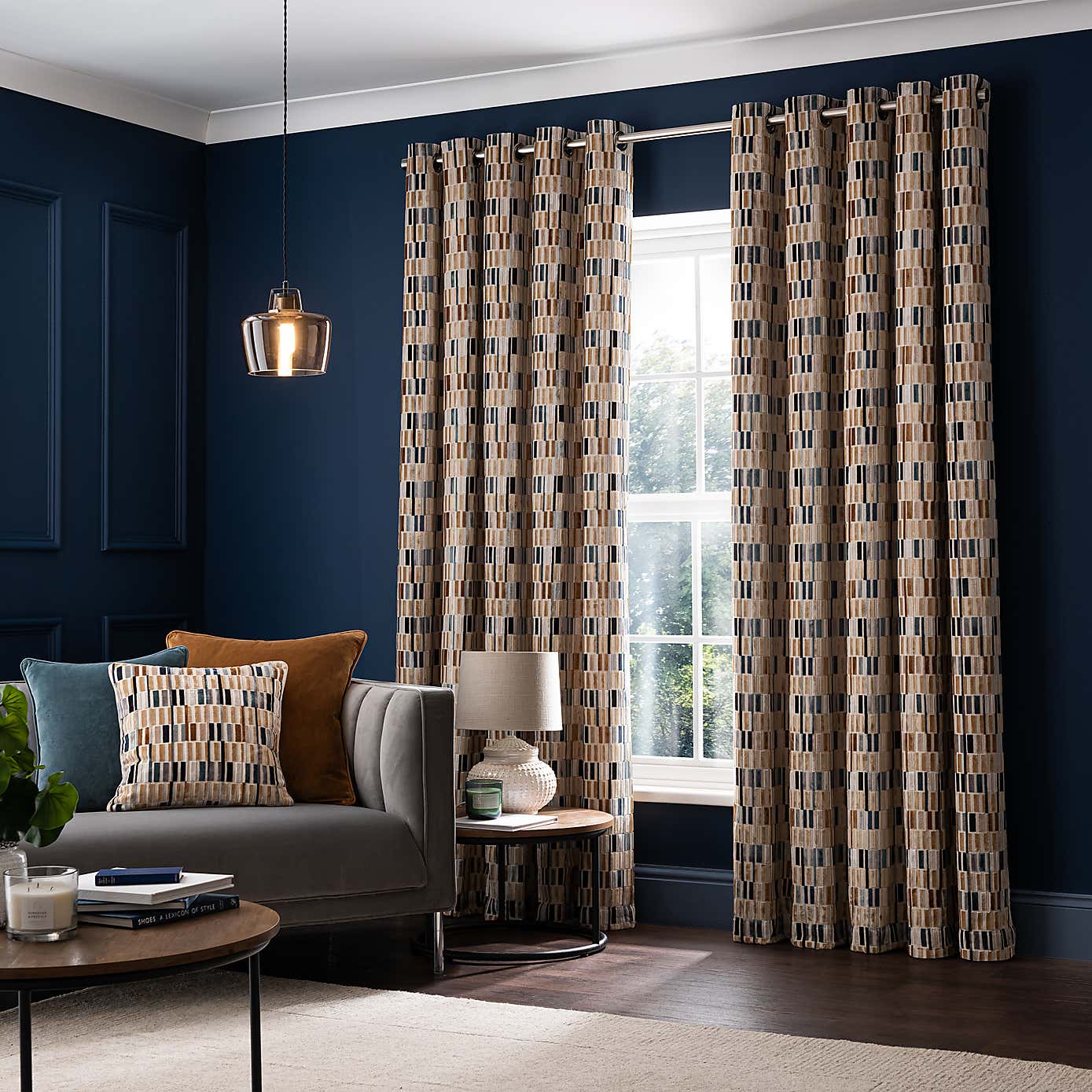 Carousel zoom image position 2 of 4