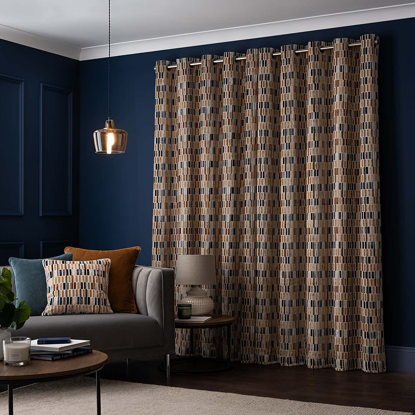 Carousel zoom image position 4 of 4