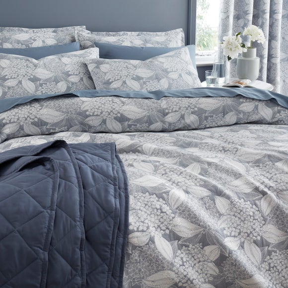 Carousel navigation image position 4 of 6