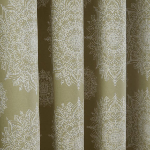 Carousel navigation image position 3 of 5