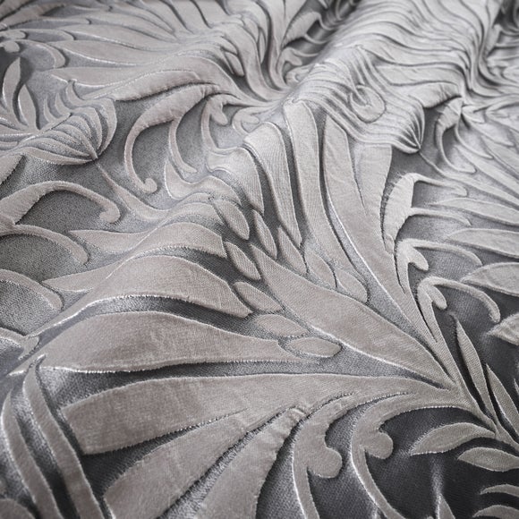 Carousel navigation image position 3 of 5