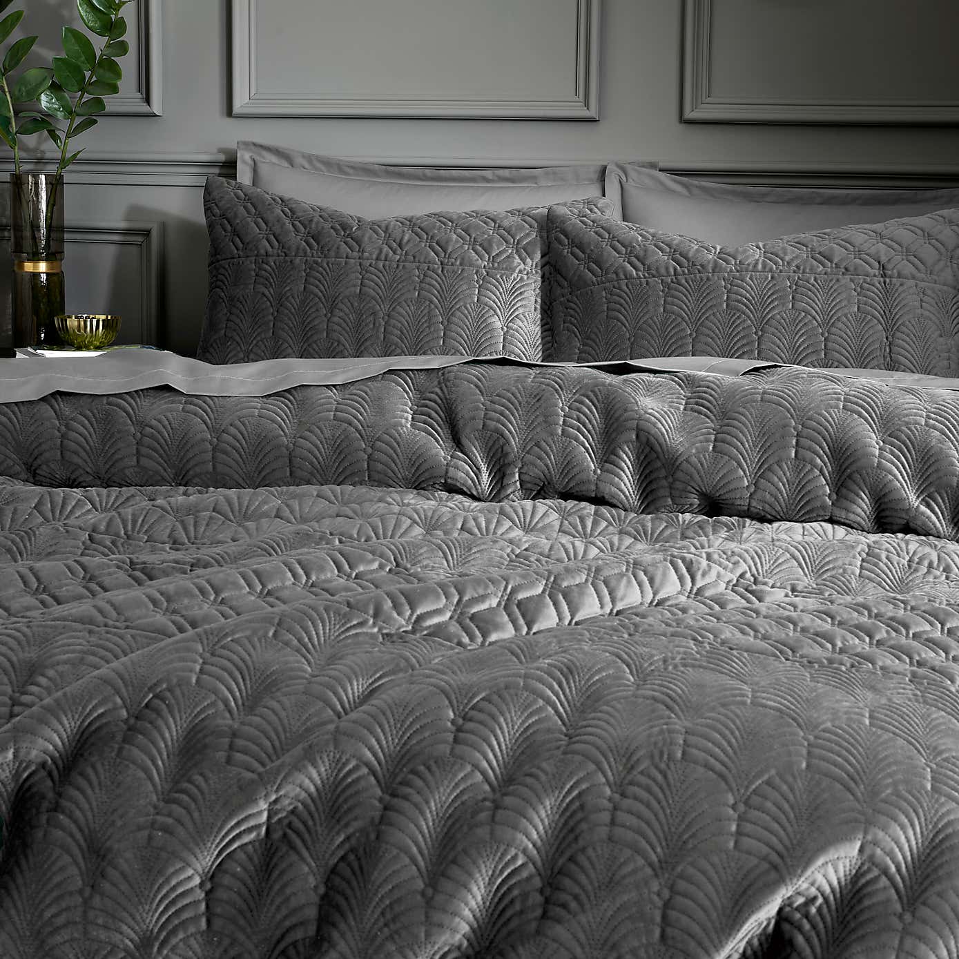 Carousel zoom image position 3 of 6