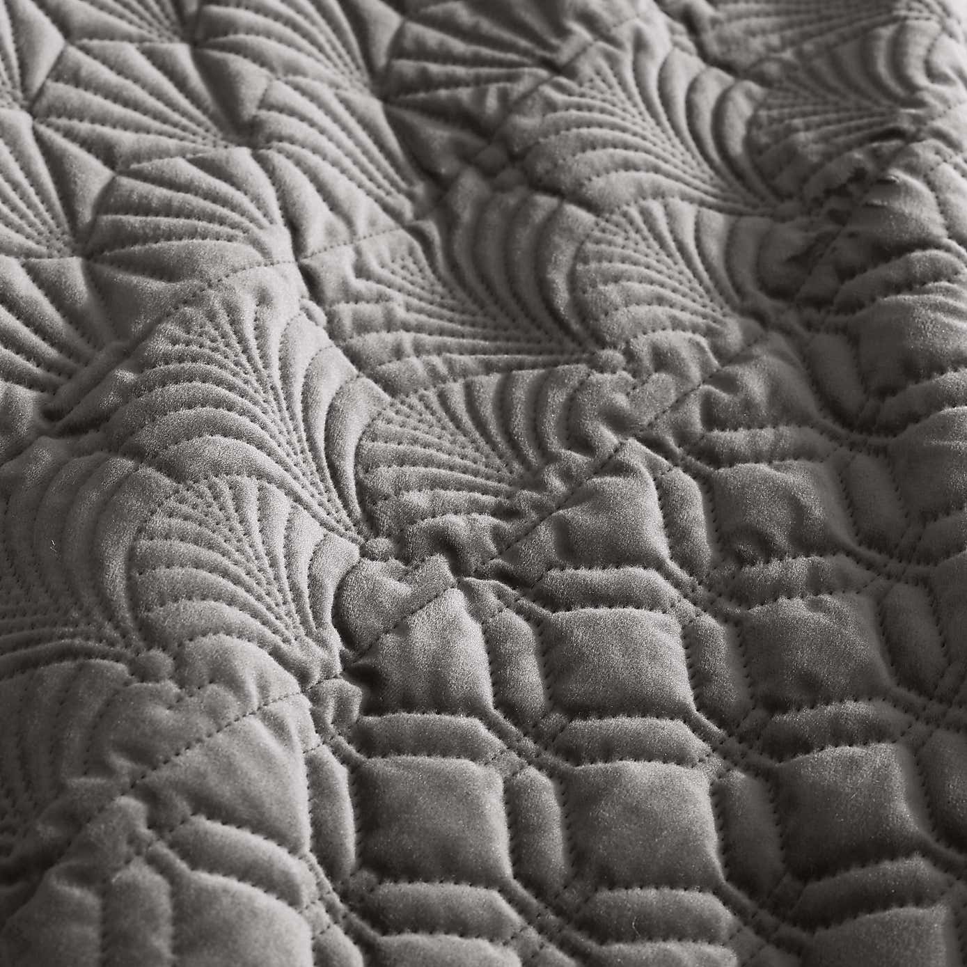 Carousel zoom image position 4 of 6